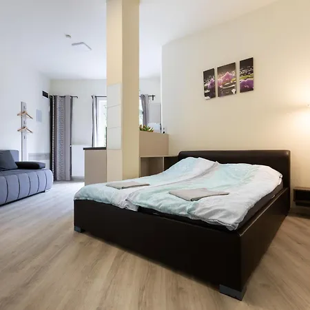 Apartment Parti *